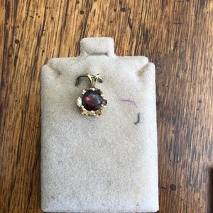 Garnet and gold pendant